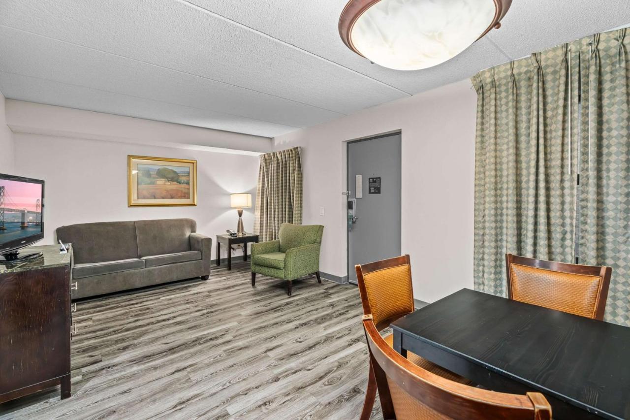 Quality Inn & Suites Mall Of America - Msp Airport Bloomington Esterno foto