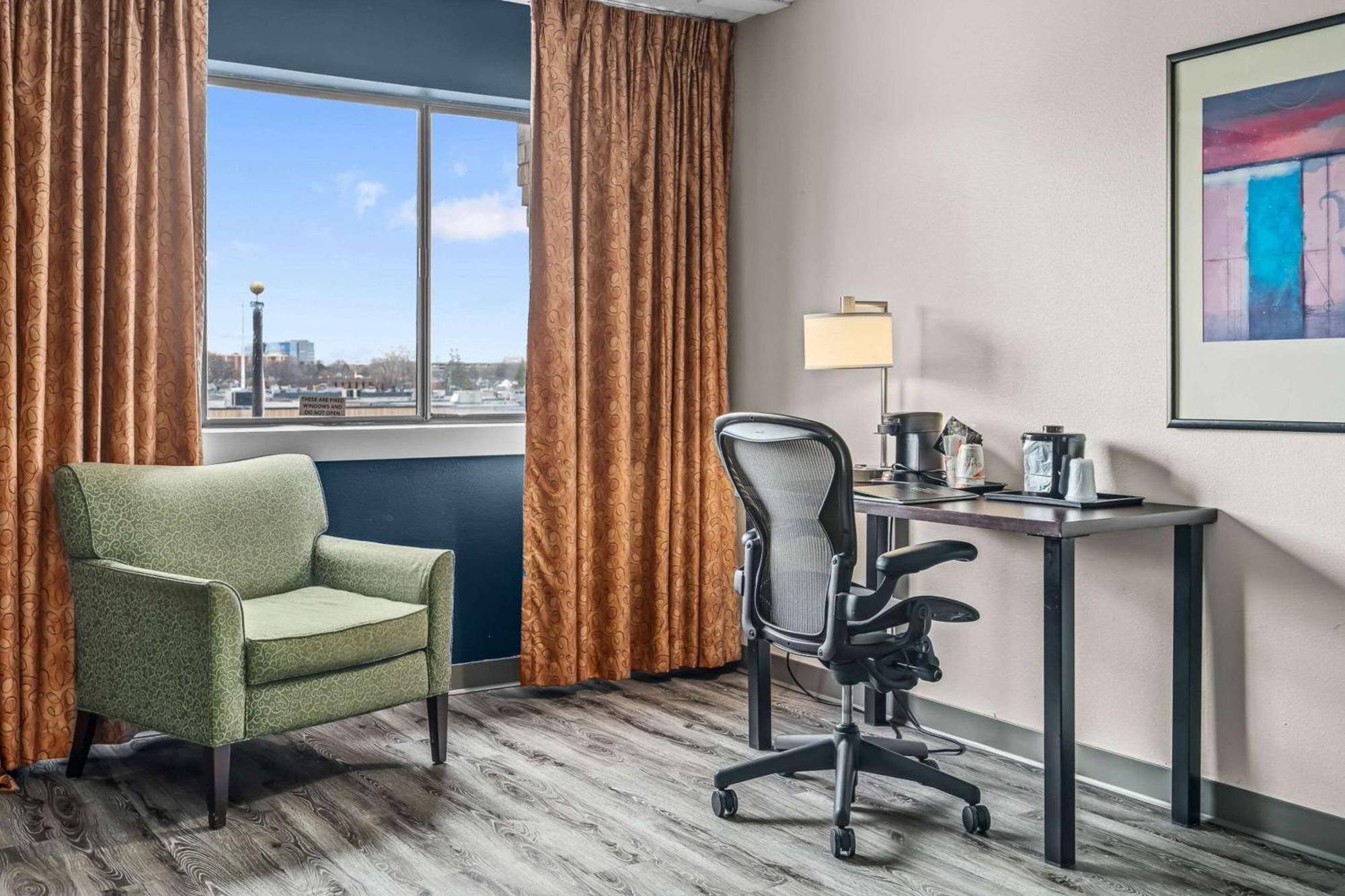 Quality Inn & Suites Mall Of America - Msp Airport Bloomington Esterno foto