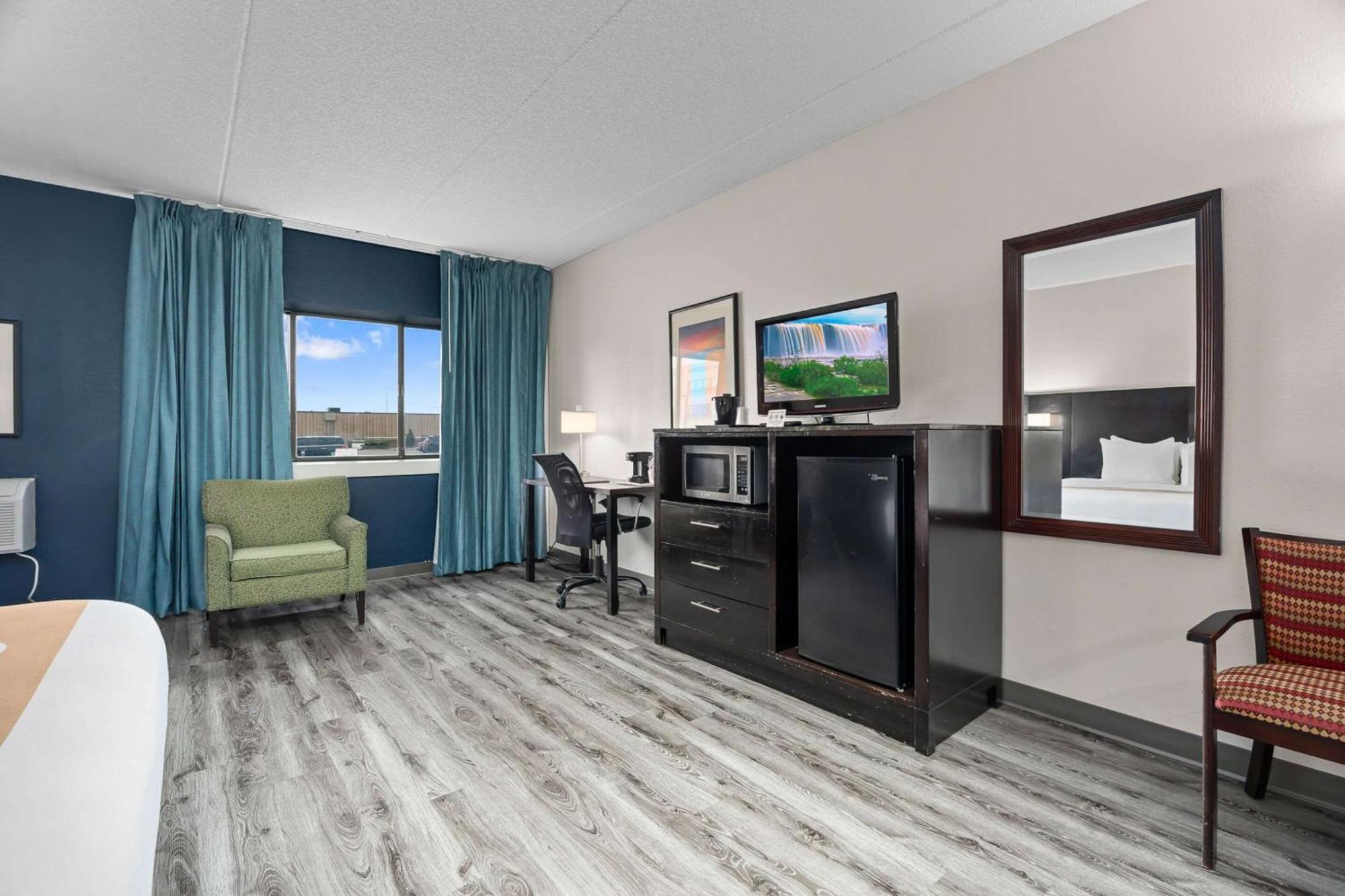 Quality Inn & Suites Mall Of America - Msp Airport Bloomington Esterno foto