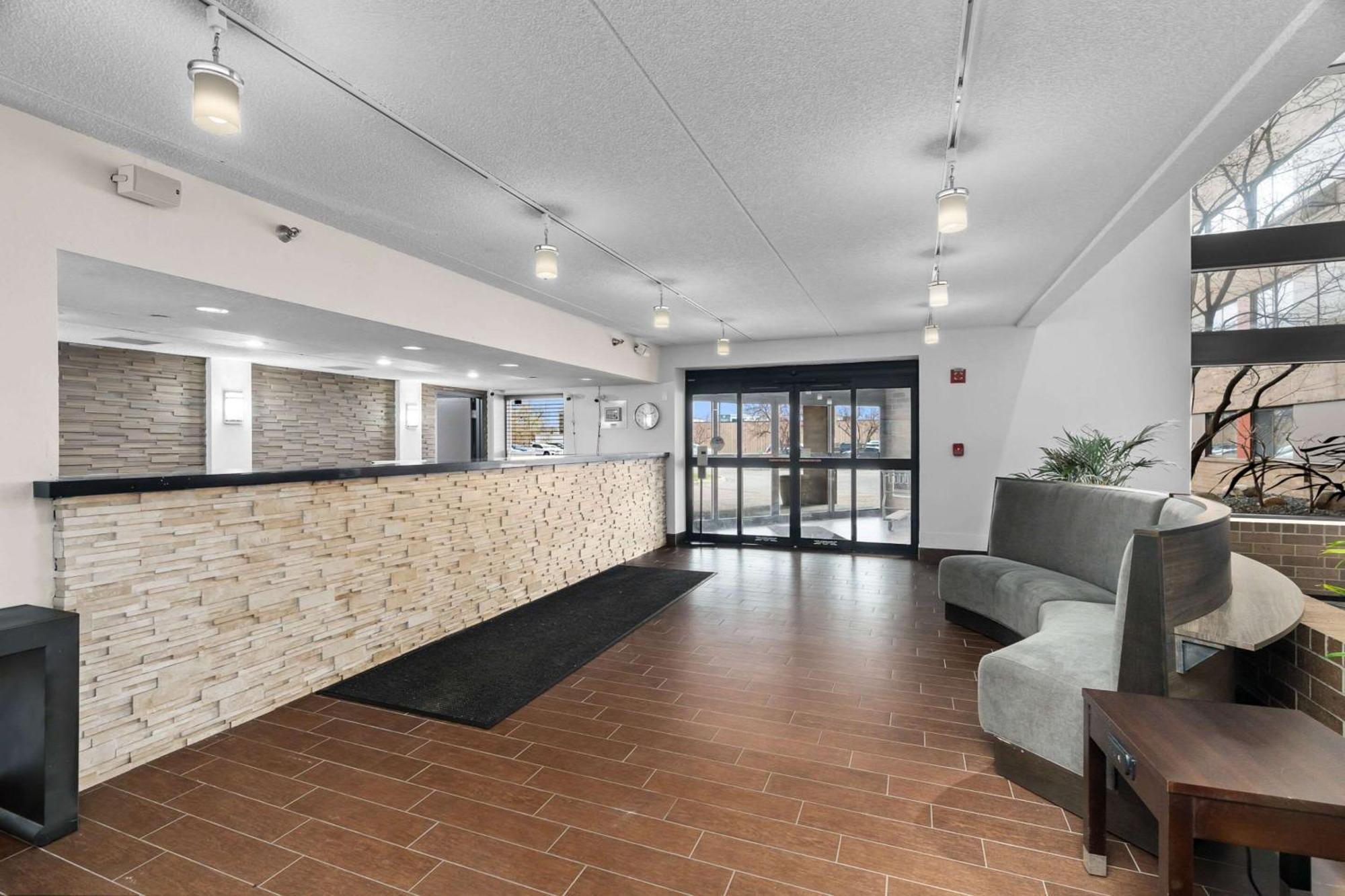 Quality Inn & Suites Mall Of America - Msp Airport Bloomington Esterno foto